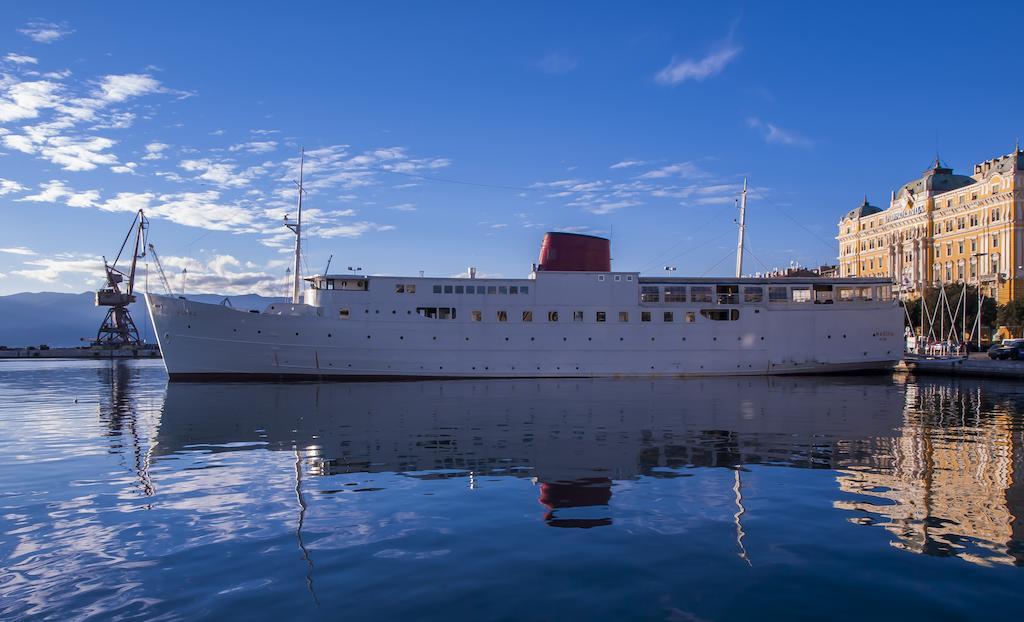 Botel Marina Риека Экстерьер фото