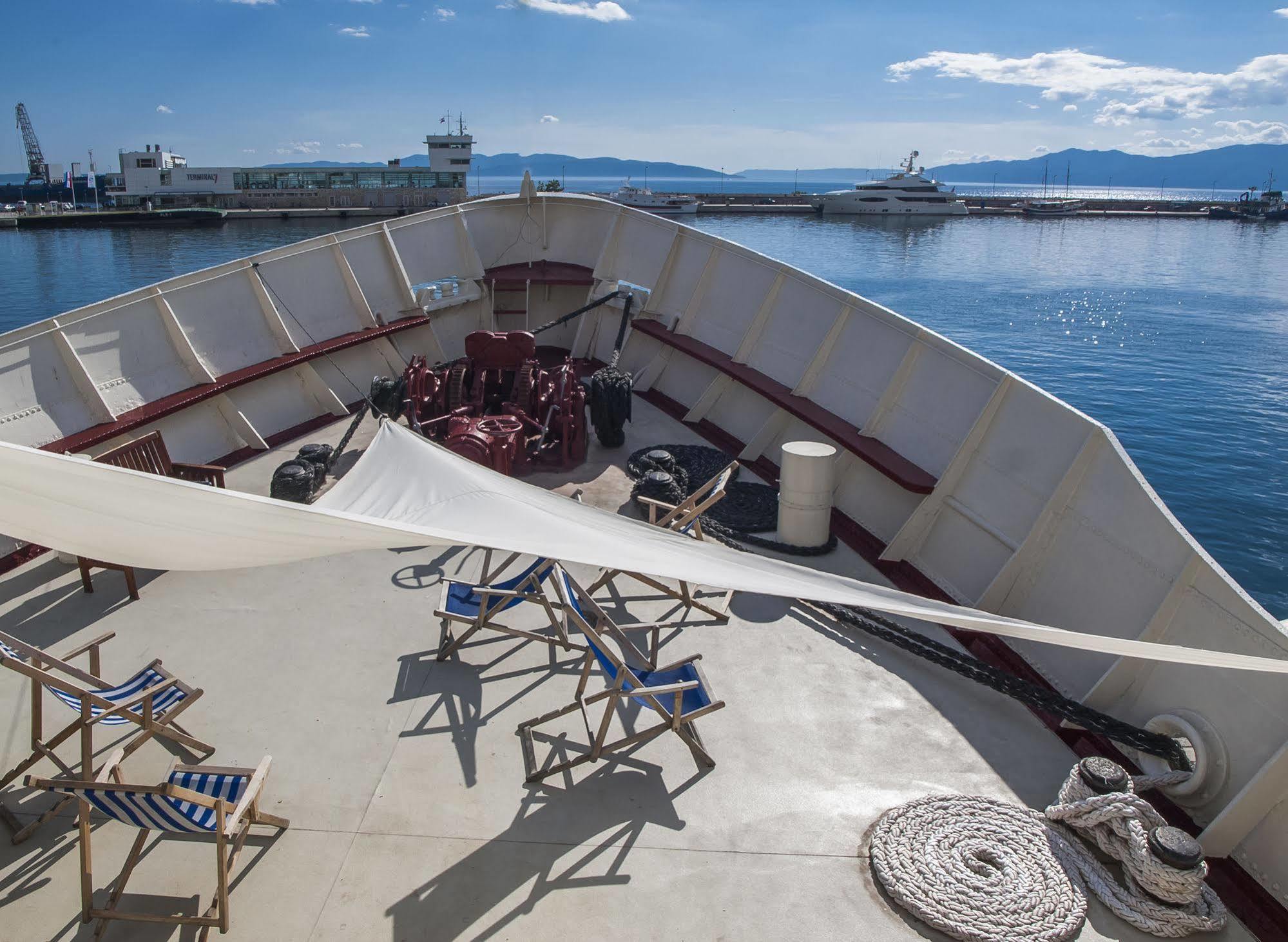 Botel Marina Риека Экстерьер фото