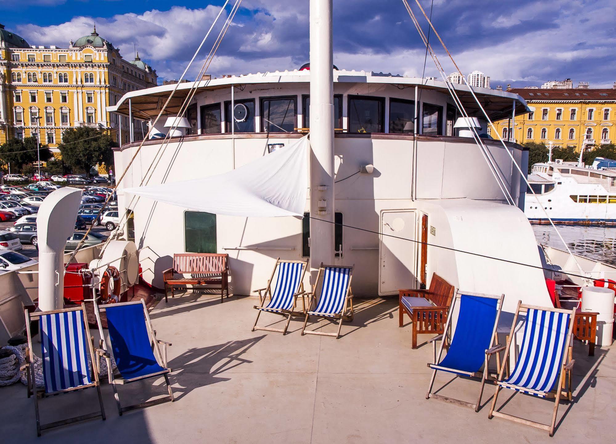 Botel Marina Риека Экстерьер фото